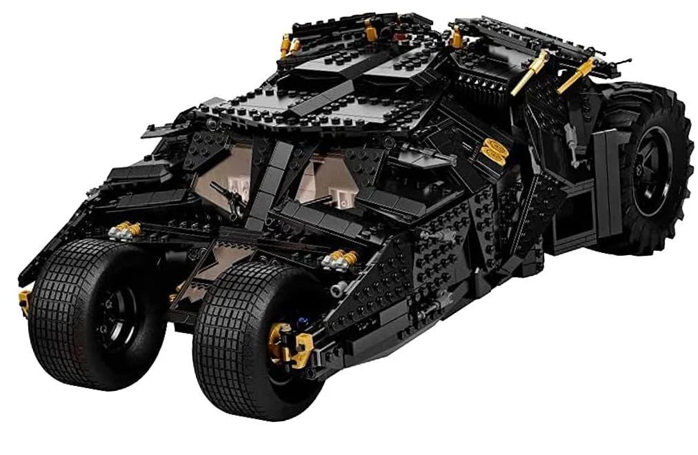LEGO 76240 Batmobile Tumbler visto de tres cuartos