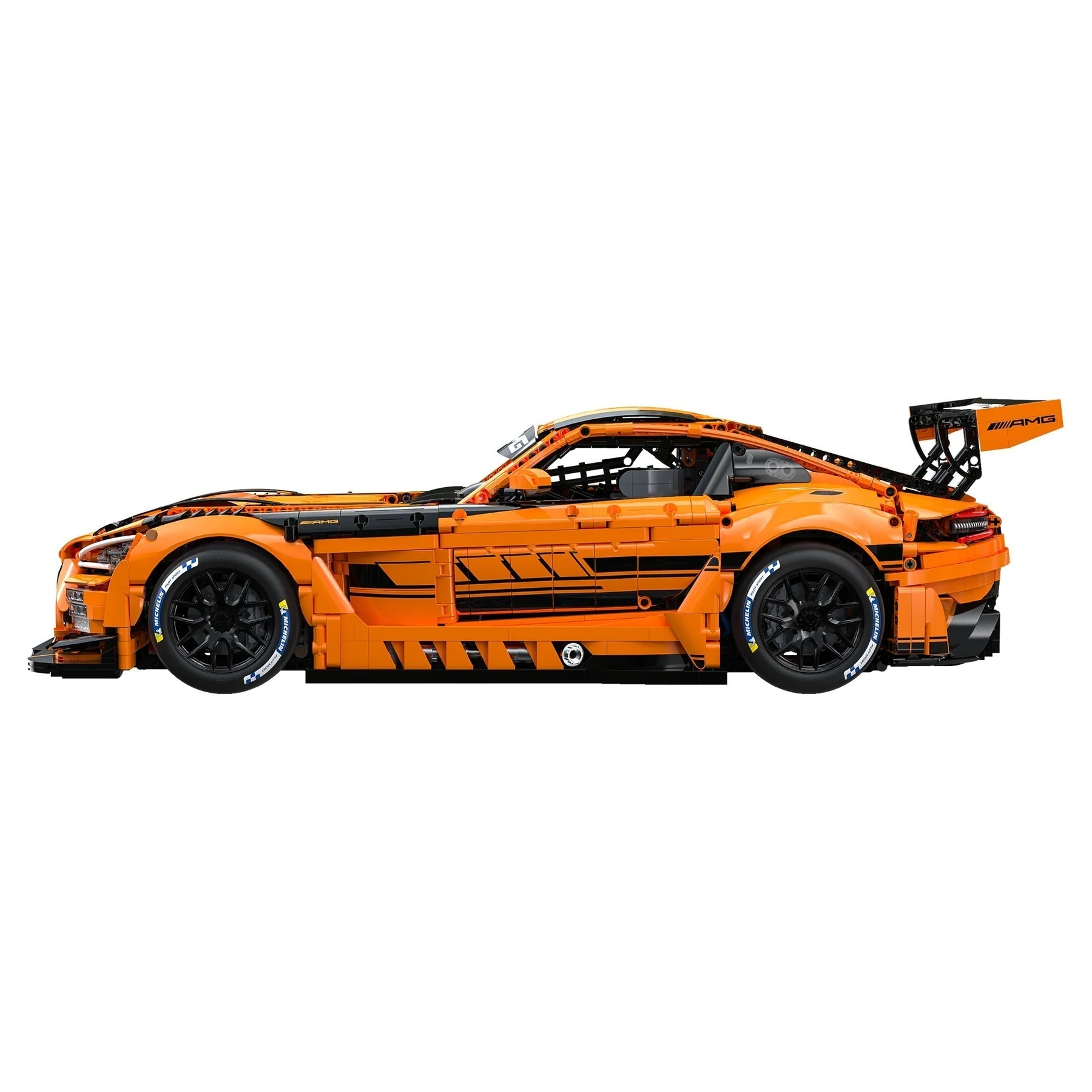 Vista lateral del CaDA Mercedes-AMG GT3 C64008W a escala 1:8