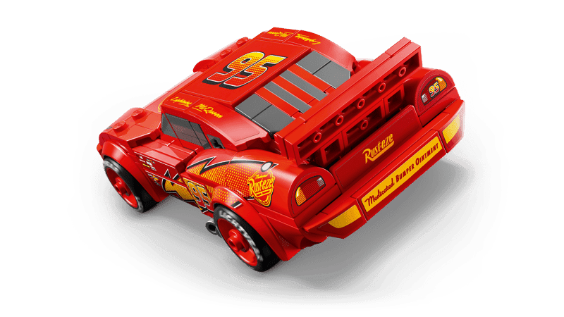 Parte trasera del LEGO Rayo McQueen 77255 con alerón y decoración Rust-Eze