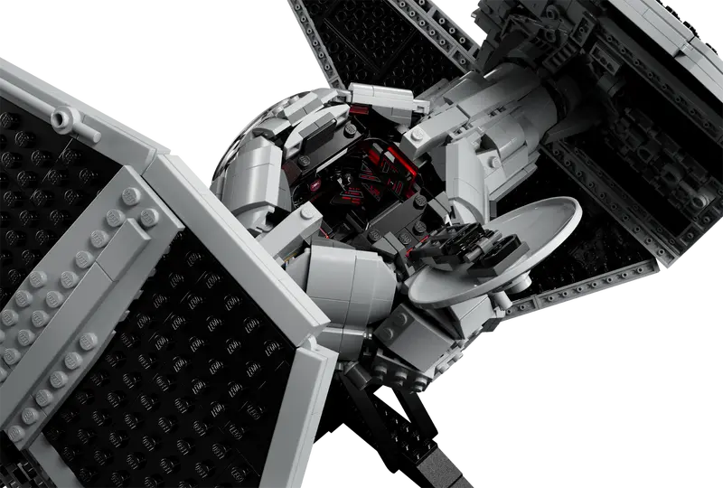 Cabina abierta del LEGO Star Wars UCS 75382 Interceptor TIE