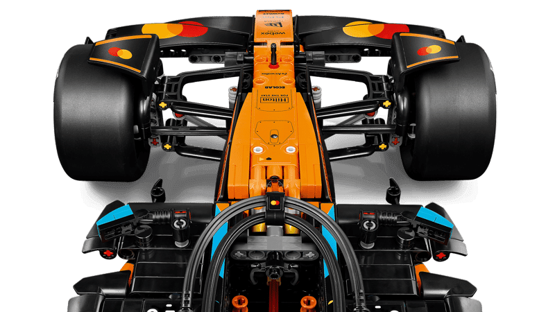 Detalle frontal del LEGO Technic McLaren MCL39 F1 42228